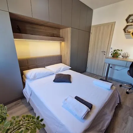Apartament With Parking Space - 22505 Trogir