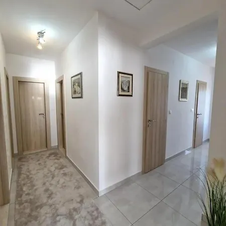 Apartament With Parking Space - 22505 Trogir